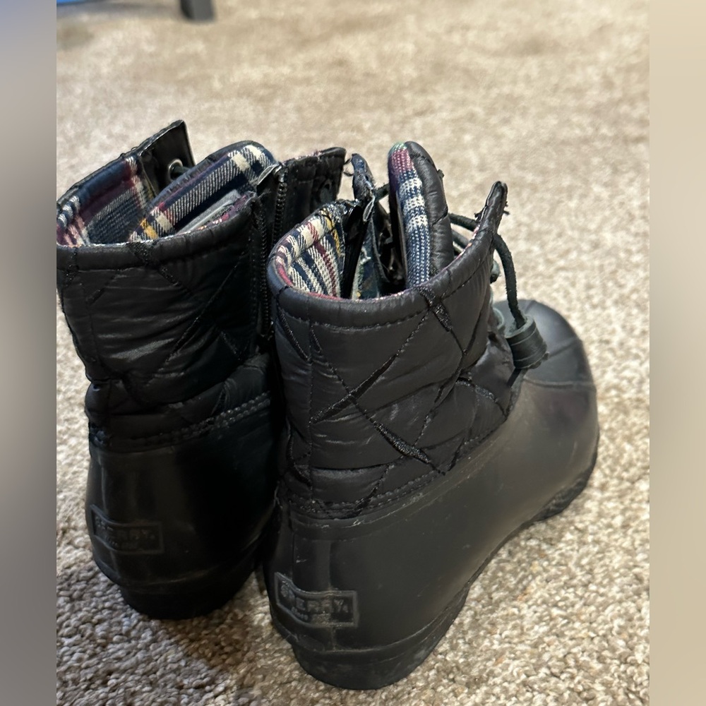 Woman’s Sperry Black Quilted Waterproof Boots - Picture 12 of 13